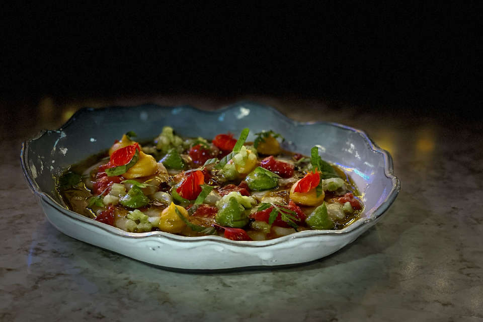 Seafood Bar на Усачевском рынке и «Индокитай» в Депо