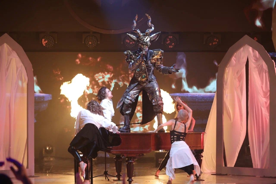 Раскрыт секрет, кто под маской Козерога на шоу Маска-2022