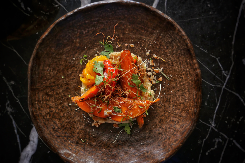 Завтраки с хвостами в Cape, кости с мозгами в Meat Coin и пиццы с ананасами в Pizza 22 cm