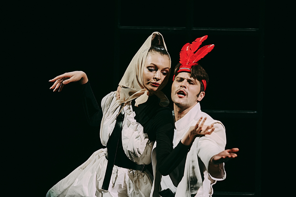 Спектакль «‎Багровый остров»‎: всегда актуальная пьеса Михаила Булгакова спустя 94 года вернулась в театр Пушкина