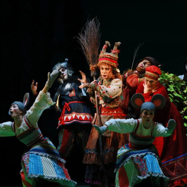 Спектакль «Сказка о Бабе-Яге и Василисе-работнице» в Малом театре