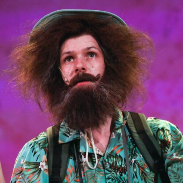 Спектакль «Морж, учитель и поэт» МХТ Чехова