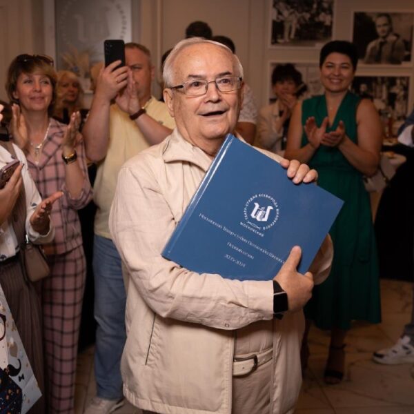 Спектакль «Приключения Снегурочки и её друзей» в Театре-студии Всеволода Шиловского