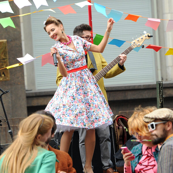 Куда сходить на майские праздники в Москве 1 — 4 мая 2025: от катамаранов и советского кино до конных парадов и выступлений собак