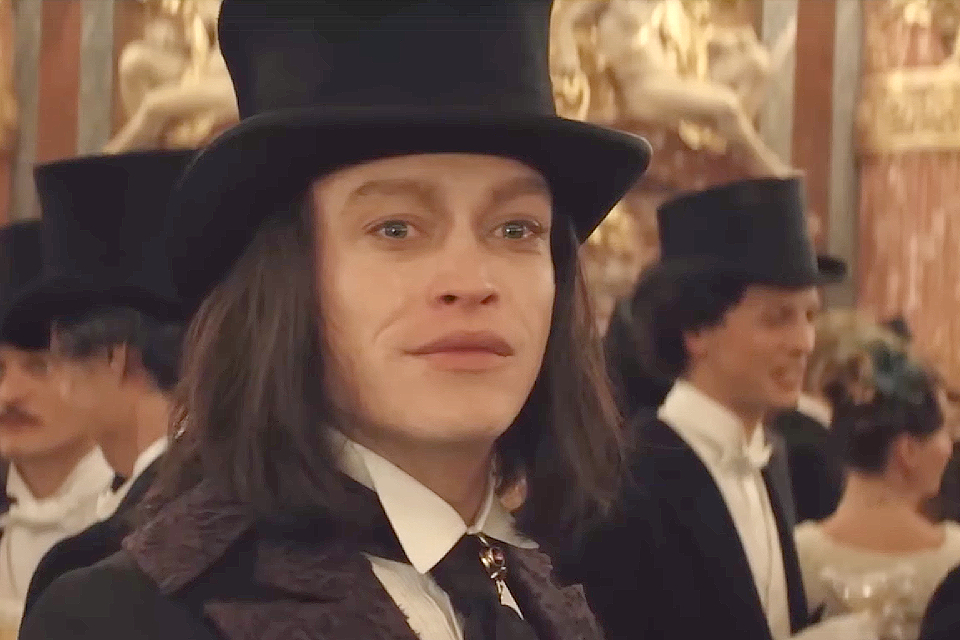 Рецензия на фильм «Дракула» (2025) Люка Бессона: влюбленный вампир «прекрасной эпохи»