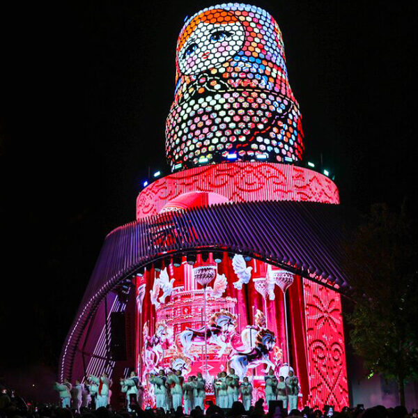 Новогоднее световое шоу «Матрешка Москвы»