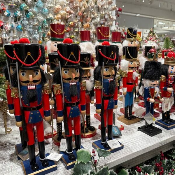 Выставка «Фабрика елочных игрушек»