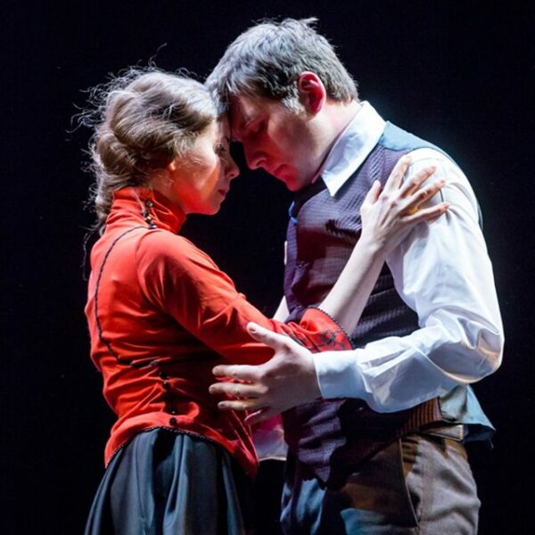 8 марта в Молодежном театре на Фонтанке