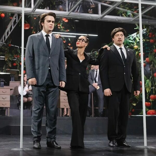 Спектакль «История одного офиса»