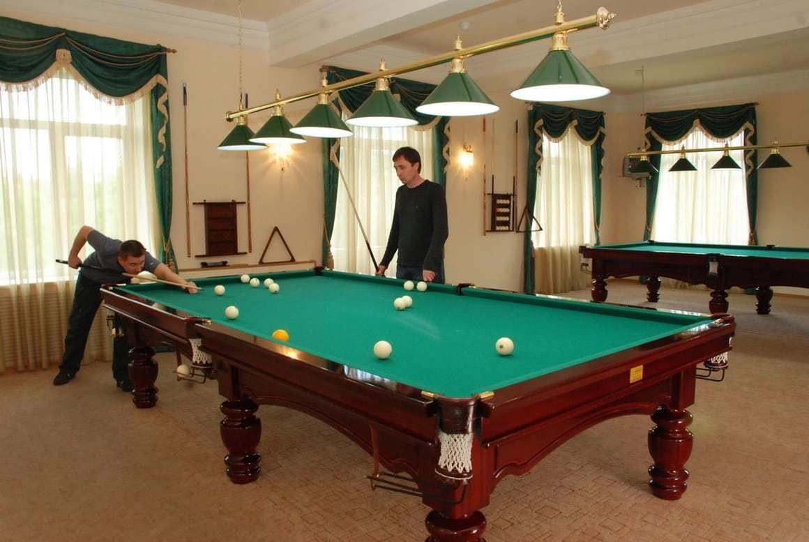 Санаторий имени сечина в ессентуках. Золотой берег санаторий бильярд. Санаторий шахтер ессентуки. Славутич санаторий бильярд. Отель родник пятигорск.