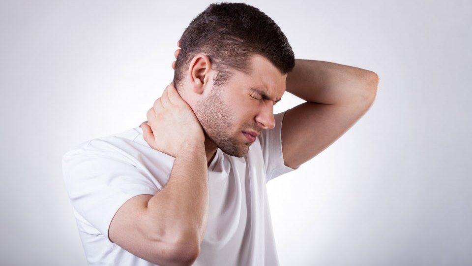 Болит затылок головы у взрослого