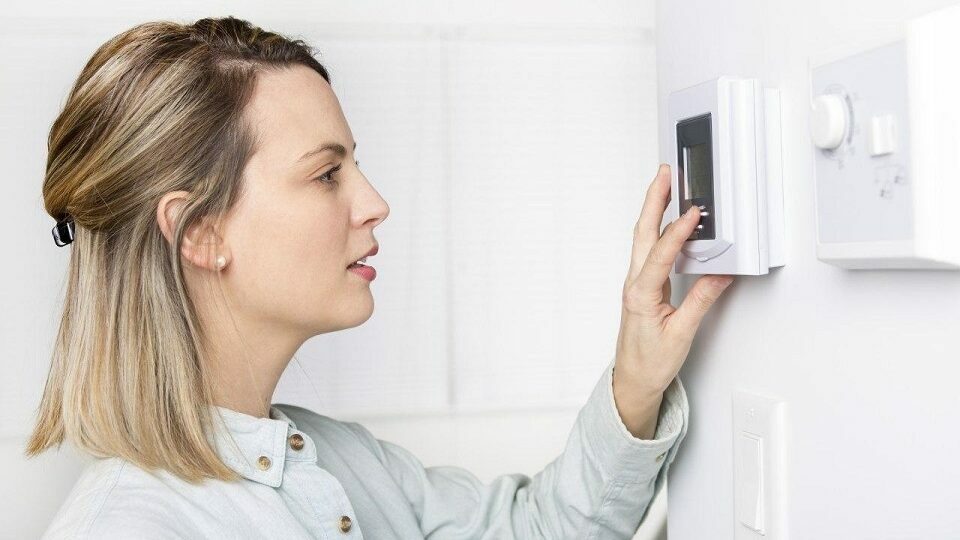 10 лучших настенных терморегуляторов в 2025 году