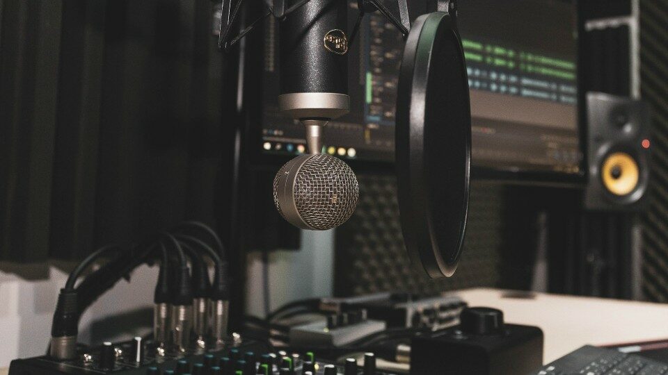 День радио в России 2026: история и традиции