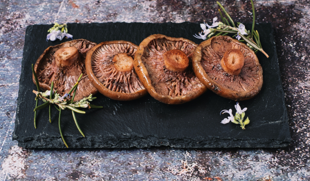 Соленые черные грузди (холодный способ)