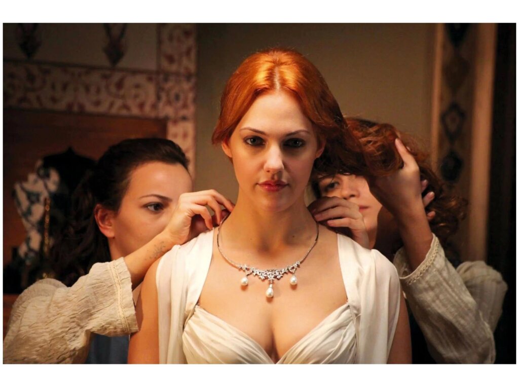 Мерьем Узерли порадовала поклонников новым фото с дочкой