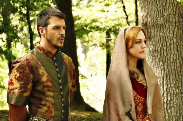 Не мог совладать со страстью: Почему все наложницы Мустафы были похожи на Хюррем