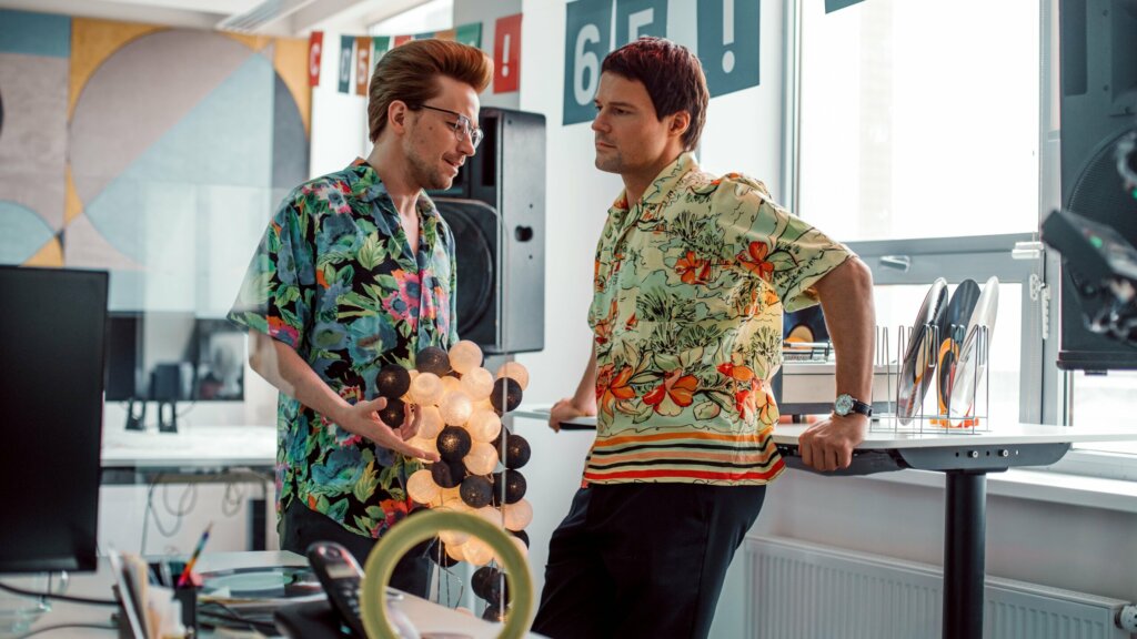 Опубликованы трейлер и дата выхода нового сериала Валерия Тодоровского «Надвое»