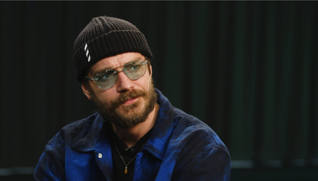 Актер Максим Матвеев рассказал про новые тату, как ходил на курсы по родам вместе с Лизой Боярской и где его можно поймать