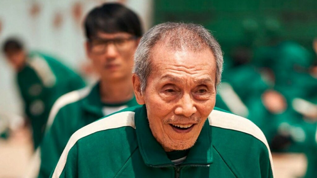 79-летней звезде «Игры в кальмара» О Ён-су грозит год тюрьмы за домогательства