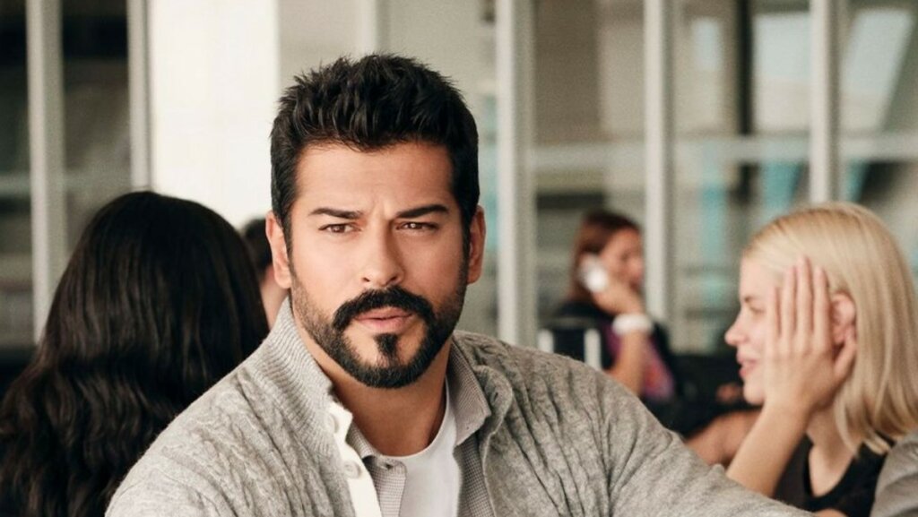 «Кто такой Керем?»: Бурак Озчивит впервые честно рассказал о своих отношениях с Бюрсином