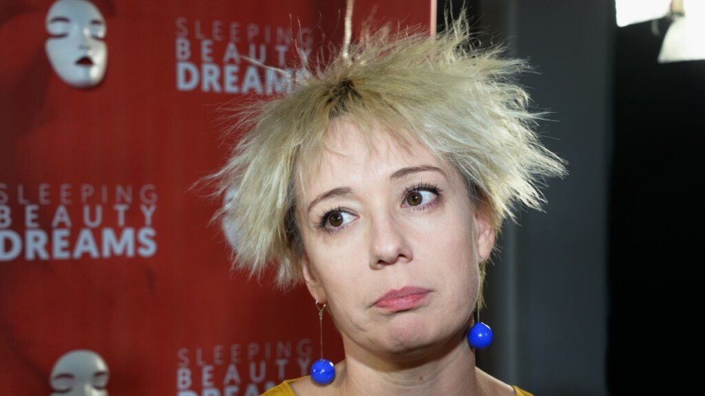 В ангаре на окраине города: стало известно, где работает Чулпан Хаматова после увольнения из Рижского театра