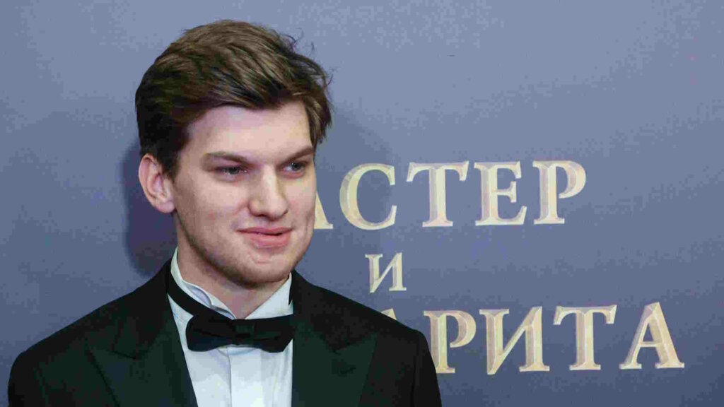 Звезда сериала «Слово пацана» сыграет Владимира Маяковского в новом сериале «Лиля»