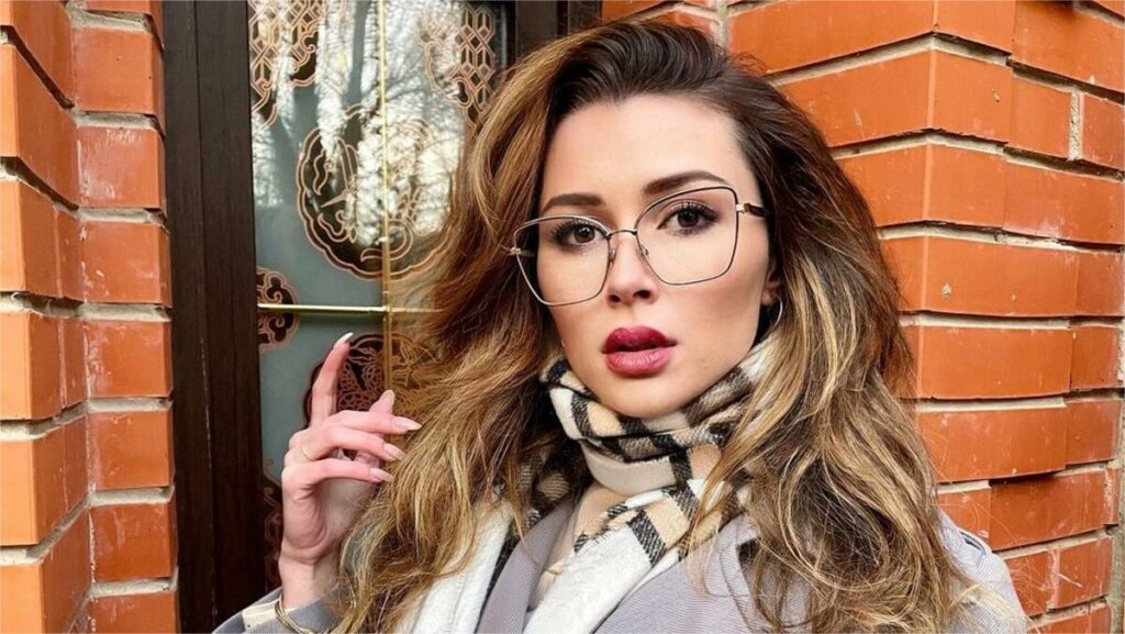 Старшая дочь Заворотнюк вернулась к мужу после долгой разлуки