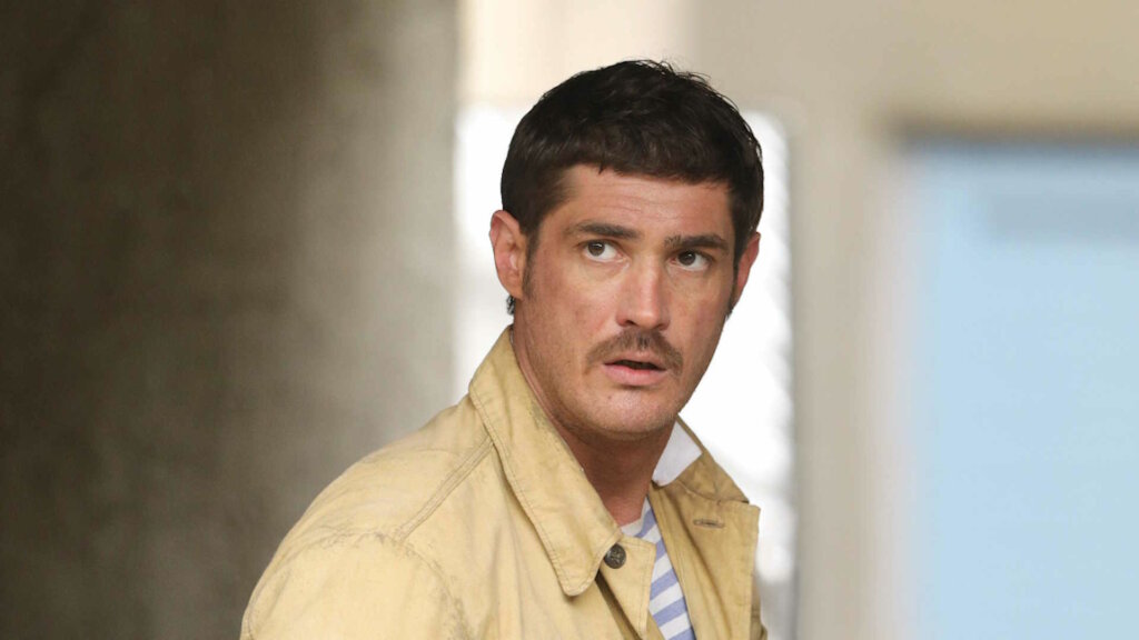 Актер Сергей Стрельников отрекся от России: где сейчас звезда сериала «Страсти по Чапаю»