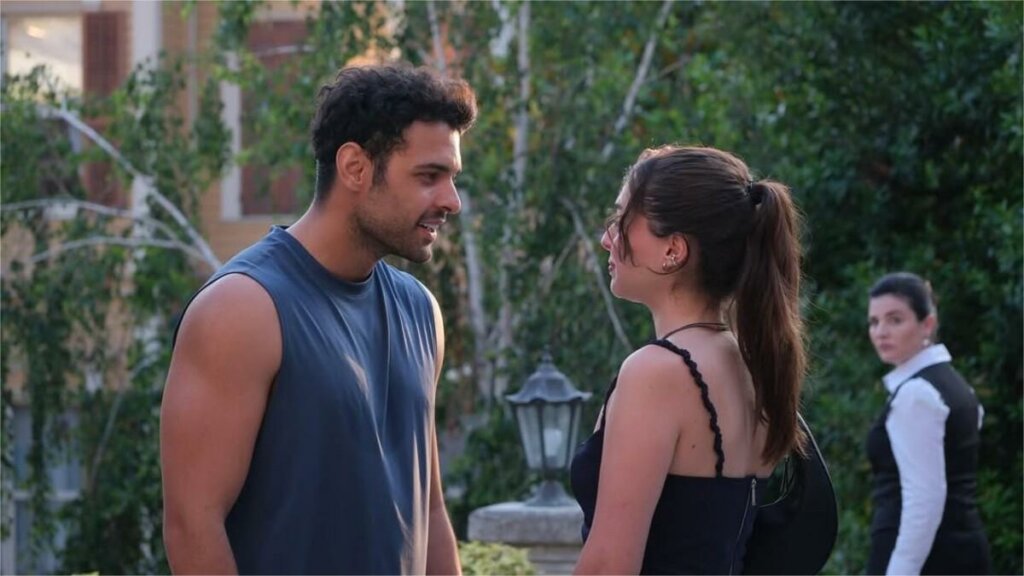 Лейла и Эрен сближаются: Описание 37 серии турецкого сериала «Лейла»