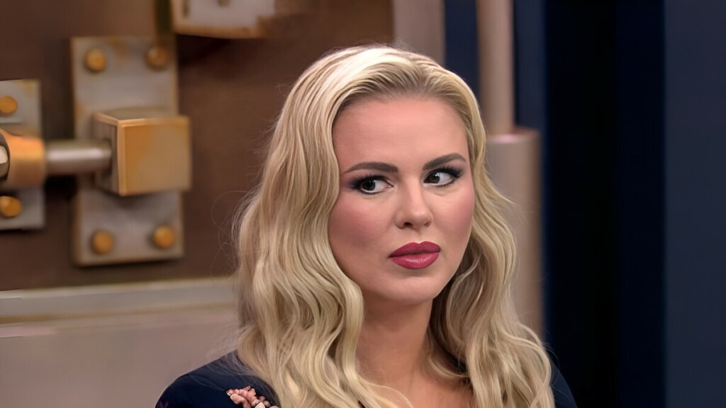 Анна Семенович перенесла неудачную пластическую операцию