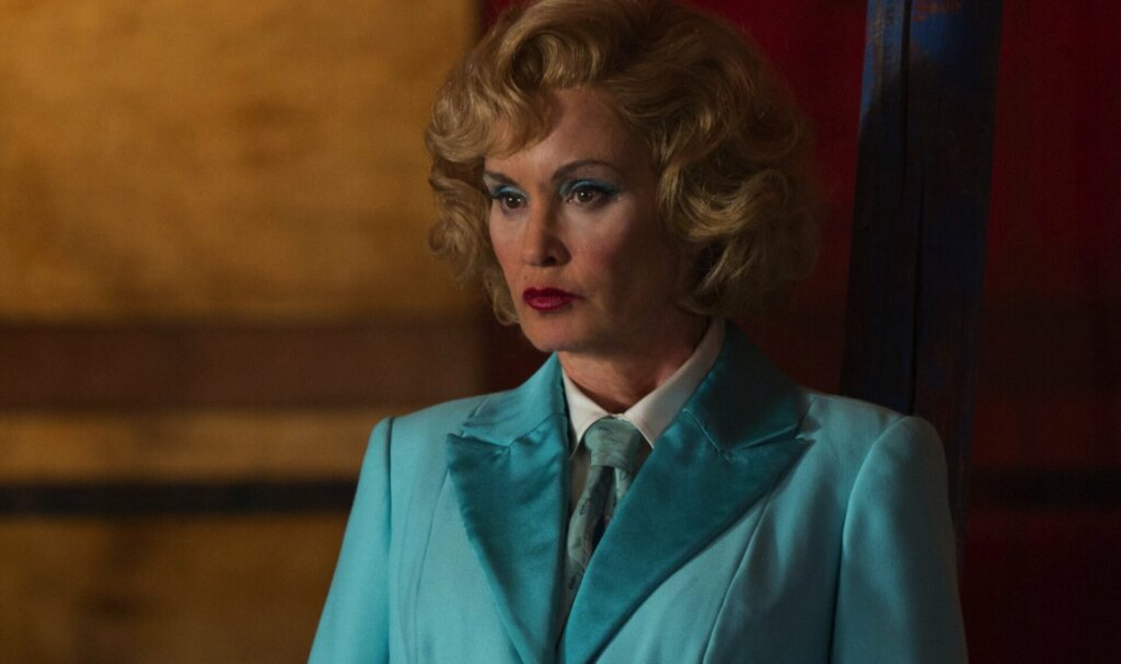 Джессика Лэнг неожиданно возвращается в «Американскую историю ужасов» после многолетнего перерыва