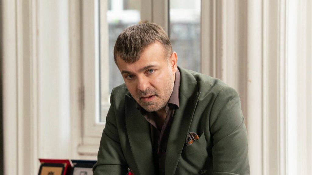 Личность выжившего на яхте раскрыта: Описание 116 серии «Клюквенного щербета»