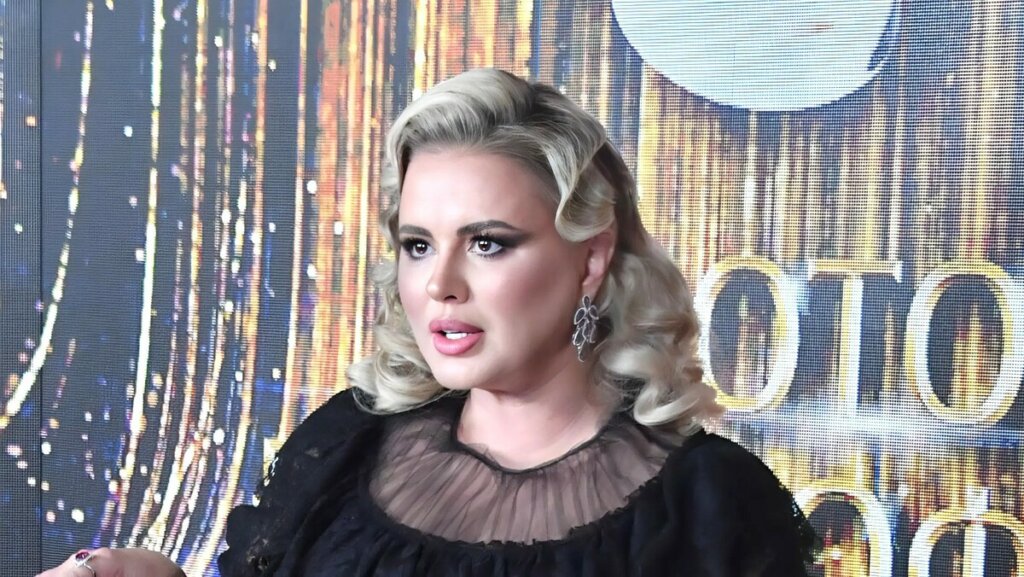 «Похожа на Пьеро»: Анне Семенович косметологи испортили внешность