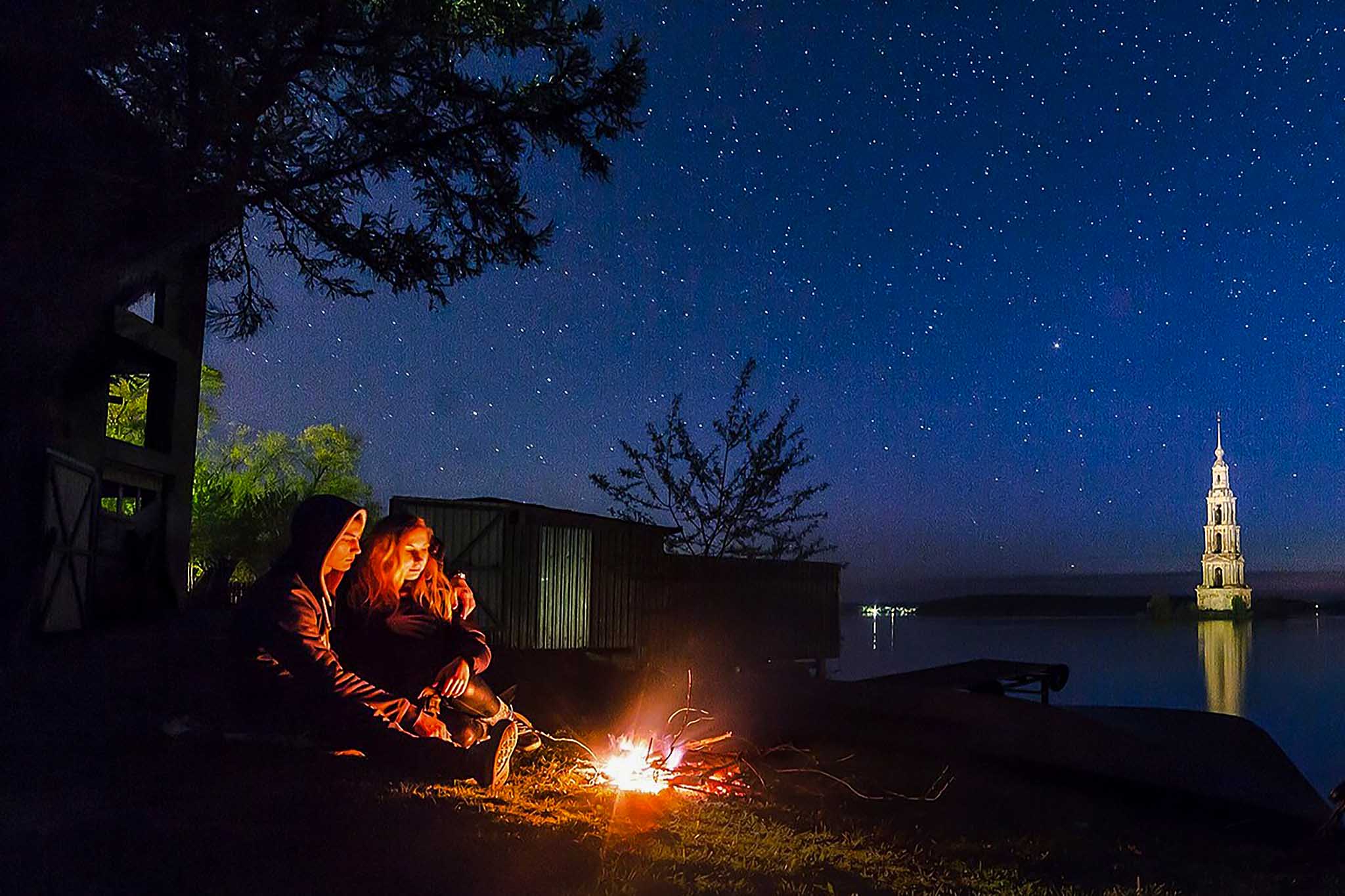 калязин ночь колокольня