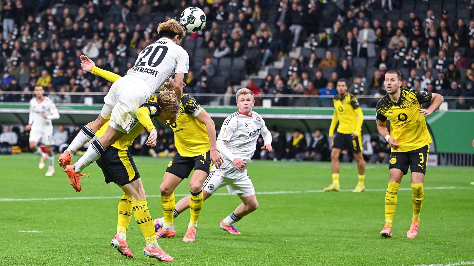 ФК «Айнтрахт» – ФК «Боруссия Дортмунд». Фото: globallookpress.com/IMAGO/RHR-FOTO