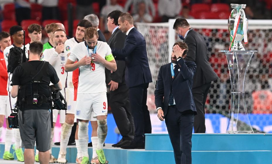 Гарейт Саутгейт и Гарри Кейн остановились в шаге от Кубка Европы. Фото: Reuters