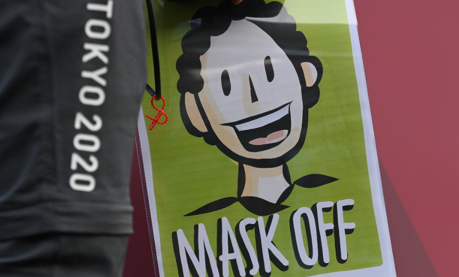 Медалистам Олимпиады разрешили снимать маску на церемонии награждения. Фото: Global Press Look