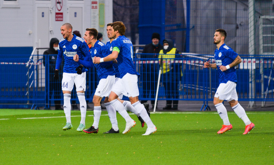 Футболист «Волгаря» был удален с поля. Фото: ФНЛ