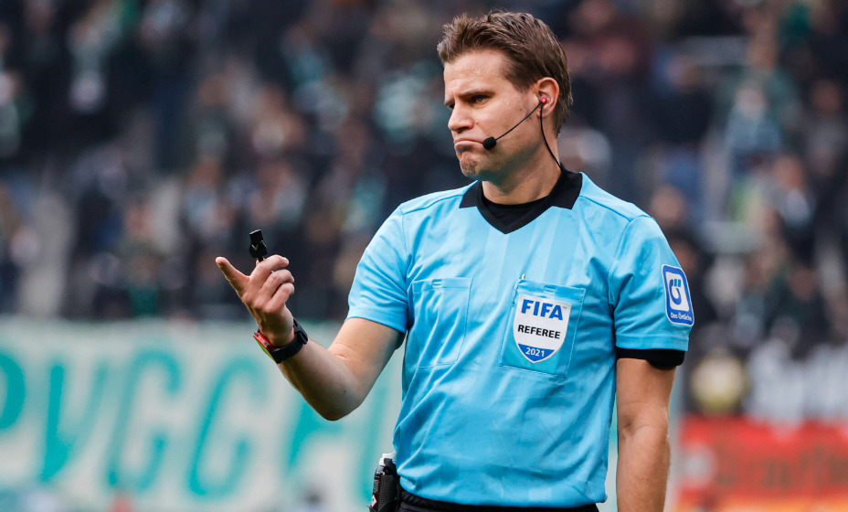 Немец Феликс Брих - лучший судья 2021 года. Фото: Global Look Press