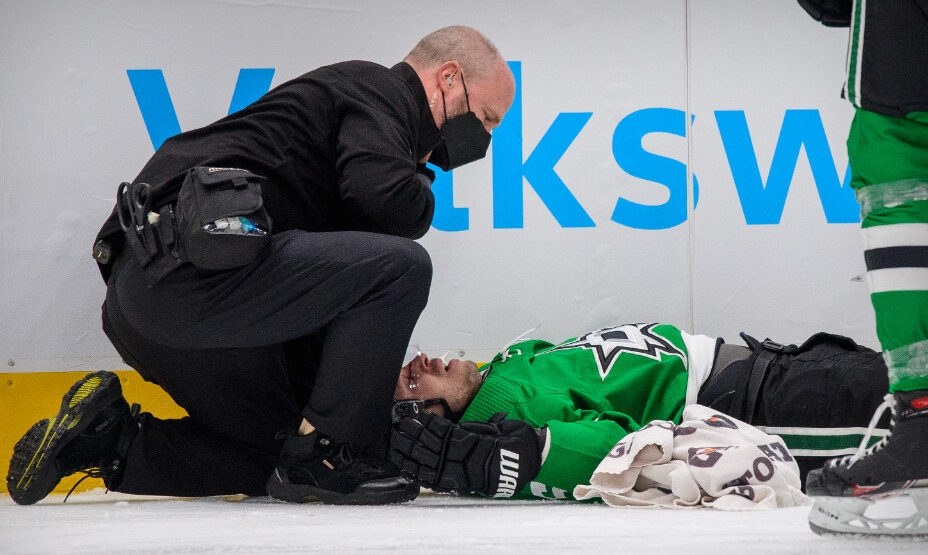 Таннер Керо, хоккей