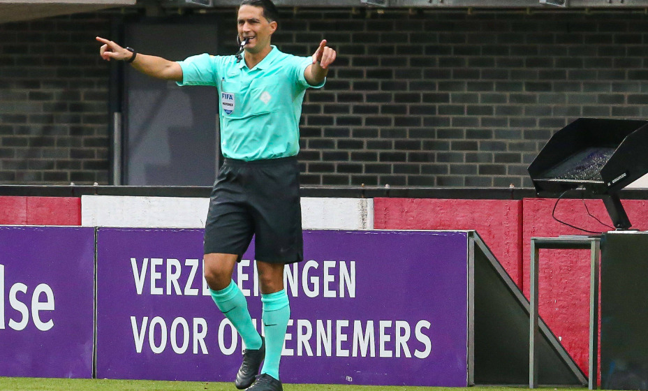 Главным арбитром встречи «Зенит» и «Челси» в Лиге чемпионов стал Сердар Гезюбююк из Нидерландов. Фото: Global Look Press