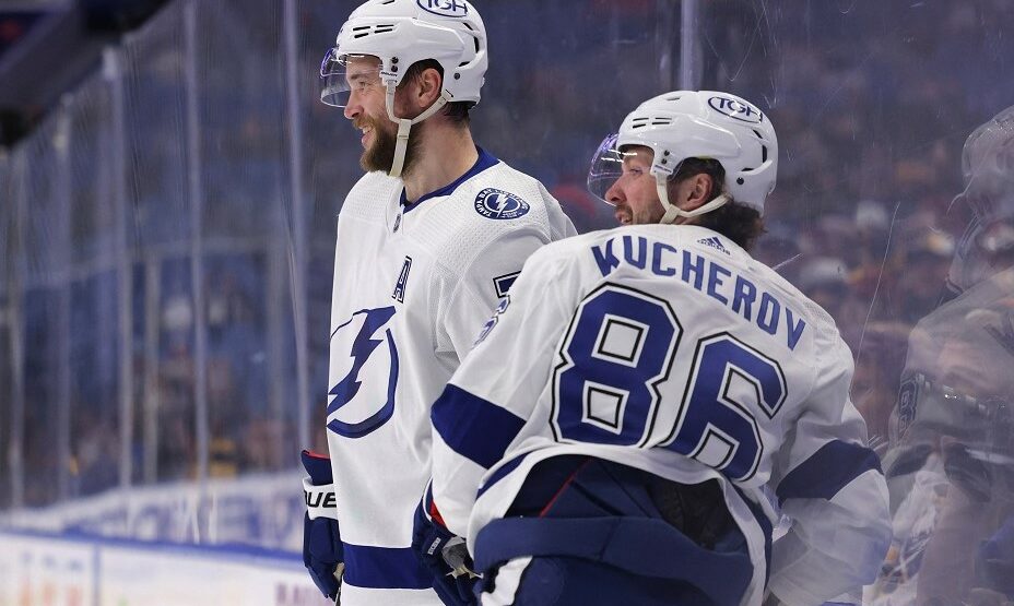 Никита Кучеров, хоккей