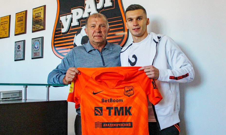 Александр Юшин, футбол