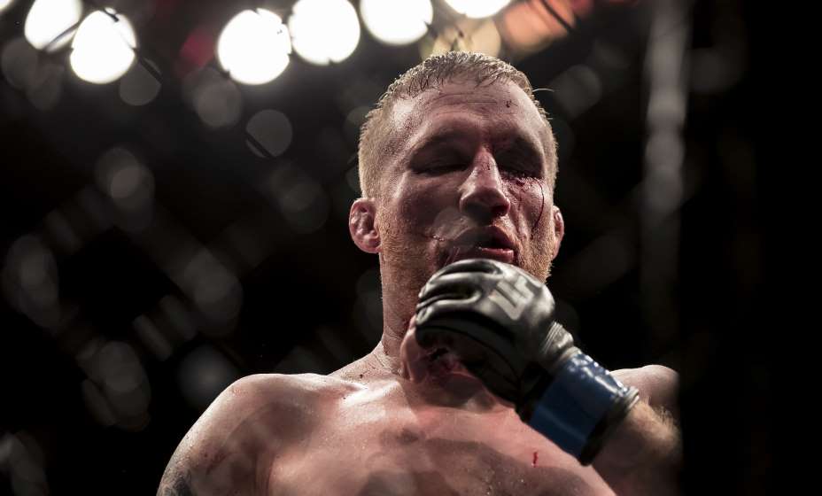 Джастин Гейджи побил Рафаэля Физиева на UFC 286. Фото: Global Look Press