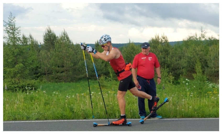 Сан Саныч готовится к новому сезону под чутким взглядом Вячеслава Веденина. Фото: Соцсети Александра Большунова