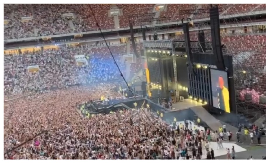 Александр Овечкин вместе с супругой Анастасией Шубской посетили концерт «Руки Вверх!». Фото: Скриншот соцсети Александра Овечкина