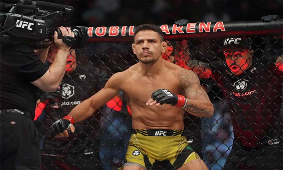 Легендарный Рафаэль Дос Аньосом будет биться с киргизом Рафаэлем Физиевым. Фото: Личные соцсети Рафаэля Дос Аньоса