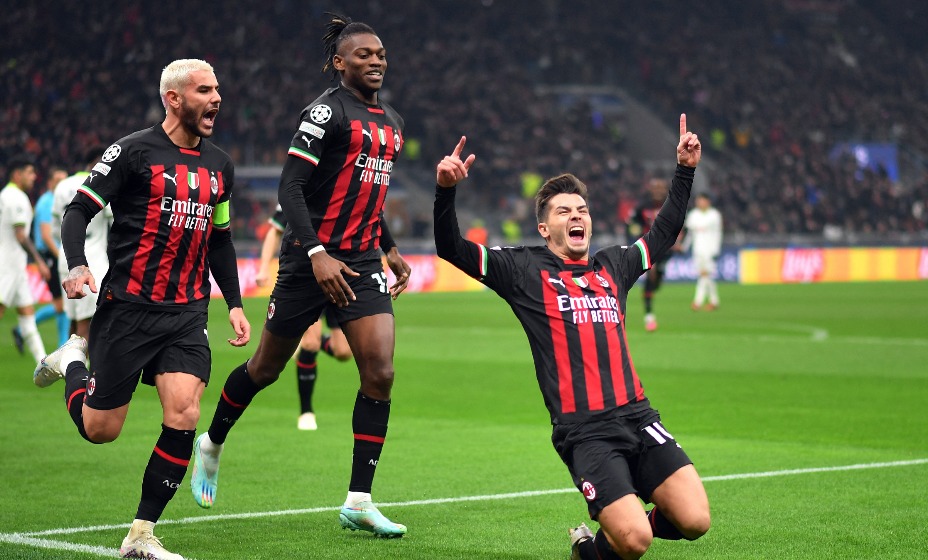 Миланцы празднуют гол в ворота гостей из Лондона.
Фото: Reuters