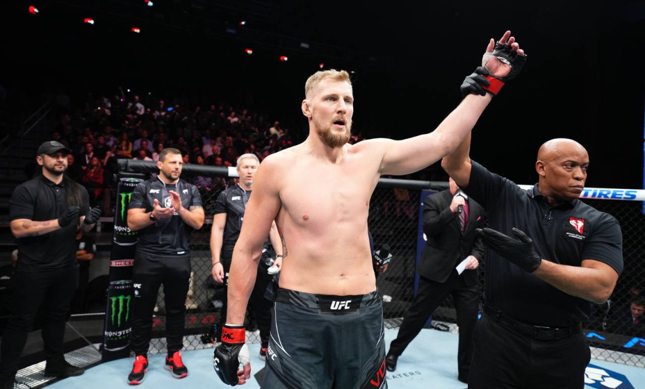 Александр Волков хочет получить титульный бой. Фото: Соцсети UFC
