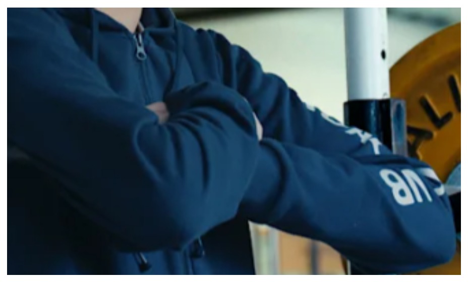 Украинец Чупрынко не стал пожимать руку иранскому пауэрлифтеру. Фото: IPF